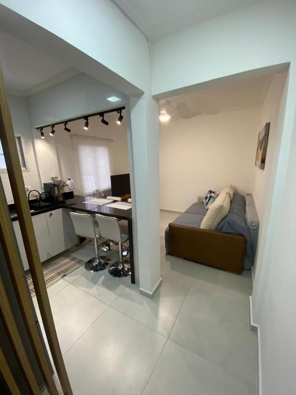 Canto Forte- Suite C/Varanda - Ate 5 Hospedes- Garagem - Wi Fi E 200 Metros Da Praia, 50 Metros Da Av Gastronomica Da Pg Praia Grande  Ngoại thất bức ảnh