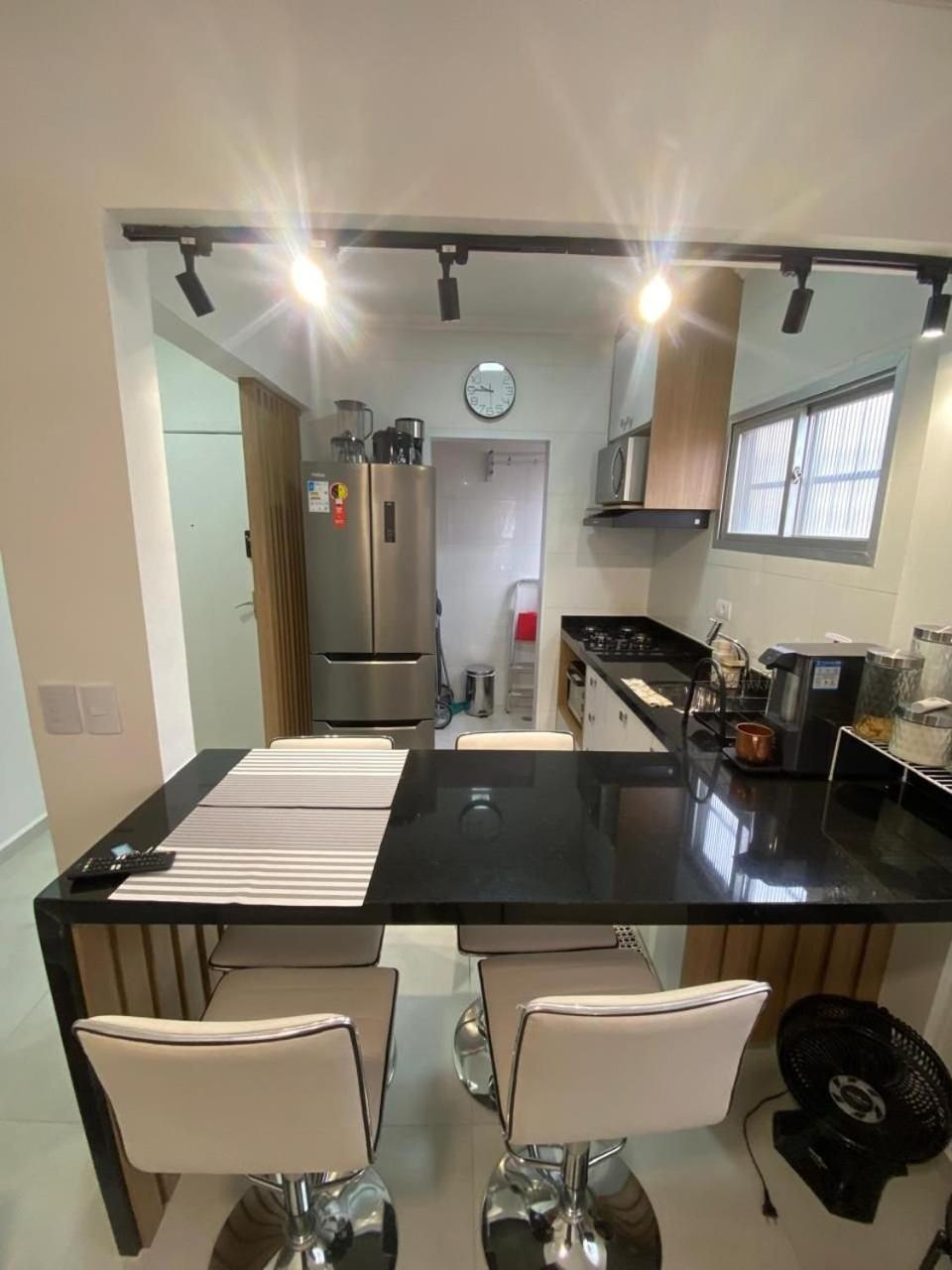 Canto Forte- Suite C/Varanda - Ate 5 Hospedes- Garagem - Wi Fi E 200 Metros Da Praia, 50 Metros Da Av Gastronomica Da Pg Praia Grande  Ngoại thất bức ảnh