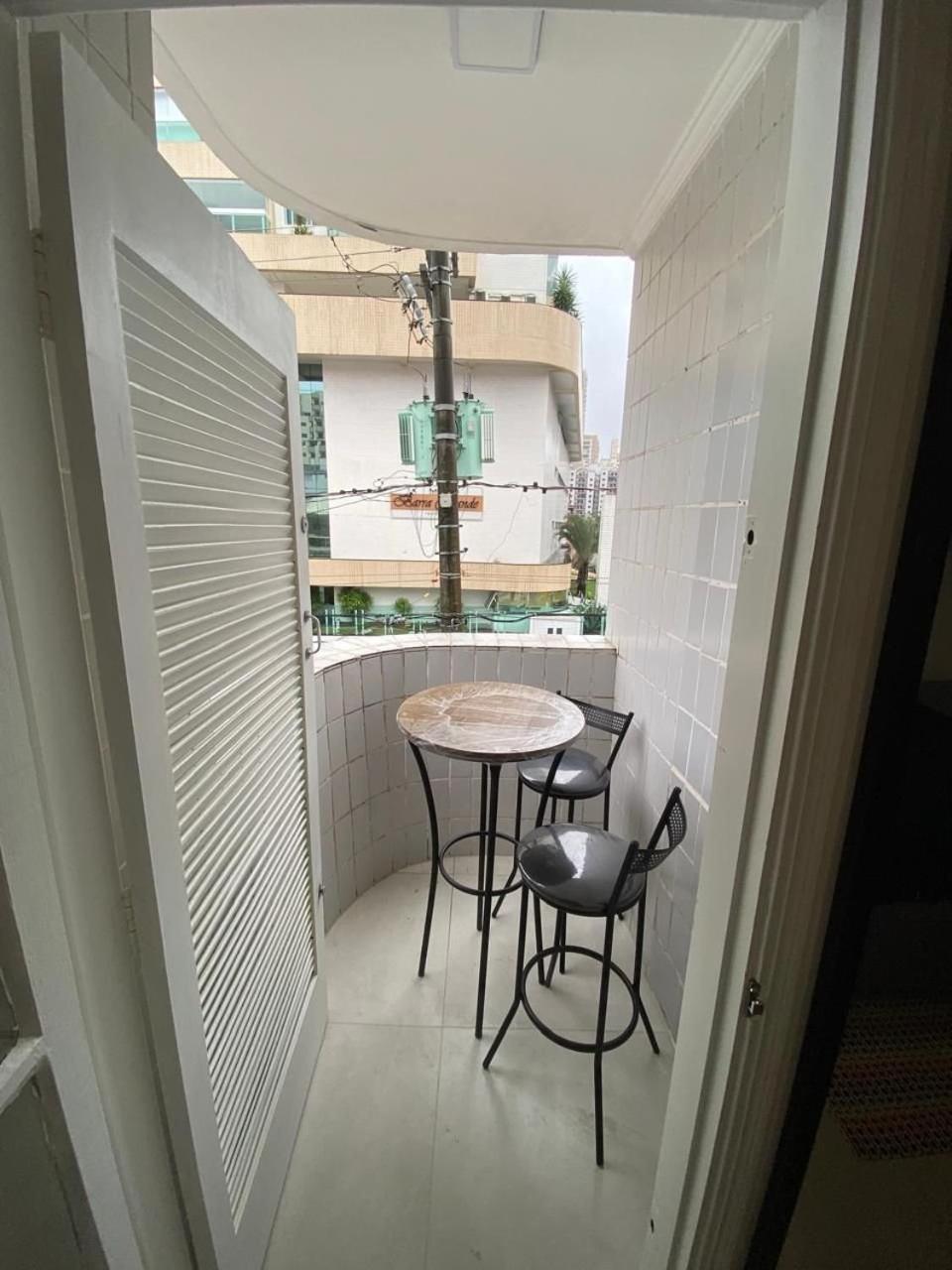 Canto Forte- Suite C/Varanda - Ate 5 Hospedes- Garagem - Wi Fi E 200 Metros Da Praia, 50 Metros Da Av Gastronomica Da Pg Praia Grande  Ngoại thất bức ảnh