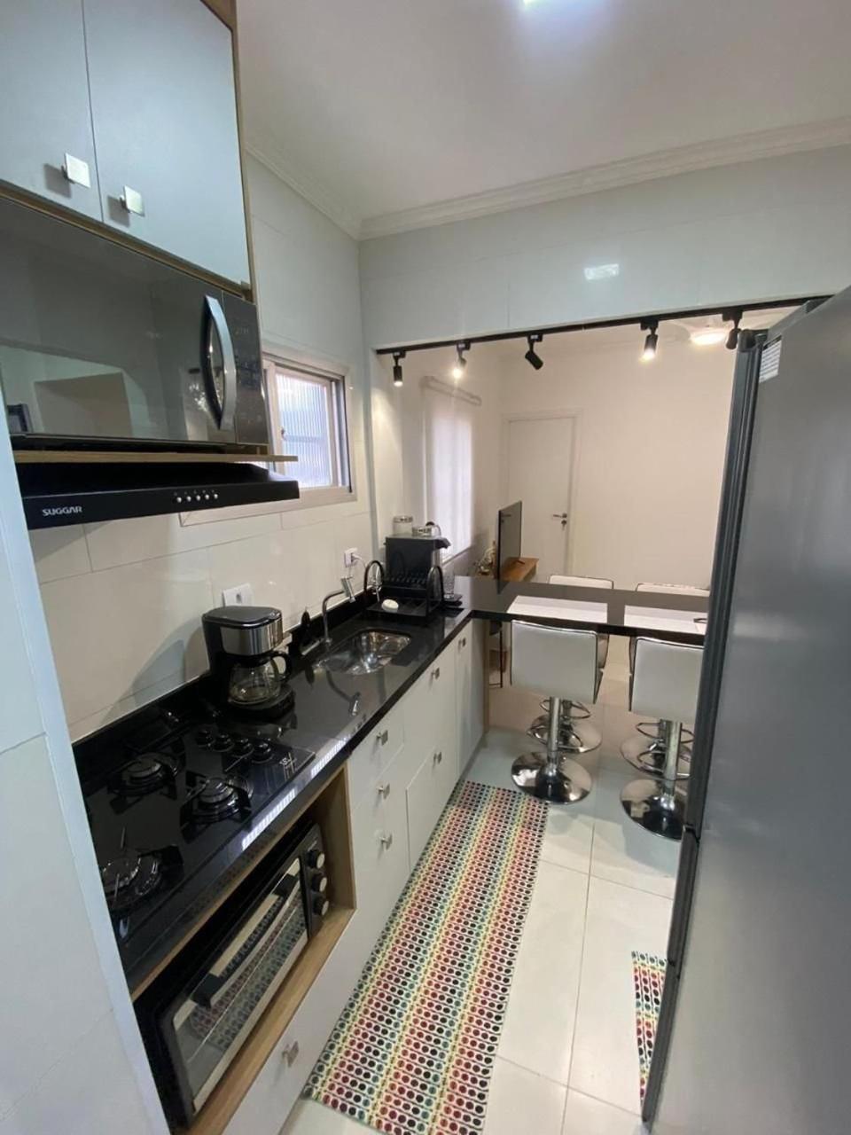 Canto Forte- Suite C/Varanda - Ate 5 Hospedes- Garagem - Wi Fi E 200 Metros Da Praia, 50 Metros Da Av Gastronomica Da Pg Praia Grande  Ngoại thất bức ảnh