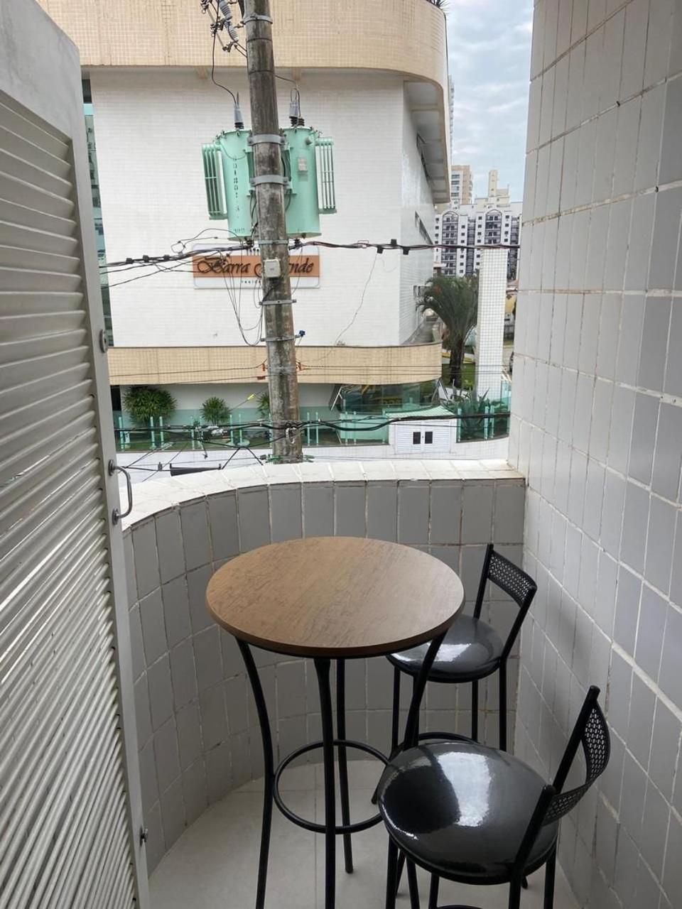 Canto Forte- Suite C/Varanda - Ate 5 Hospedes- Garagem - Wi Fi E 200 Metros Da Praia, 50 Metros Da Av Gastronomica Da Pg Praia Grande  Ngoại thất bức ảnh