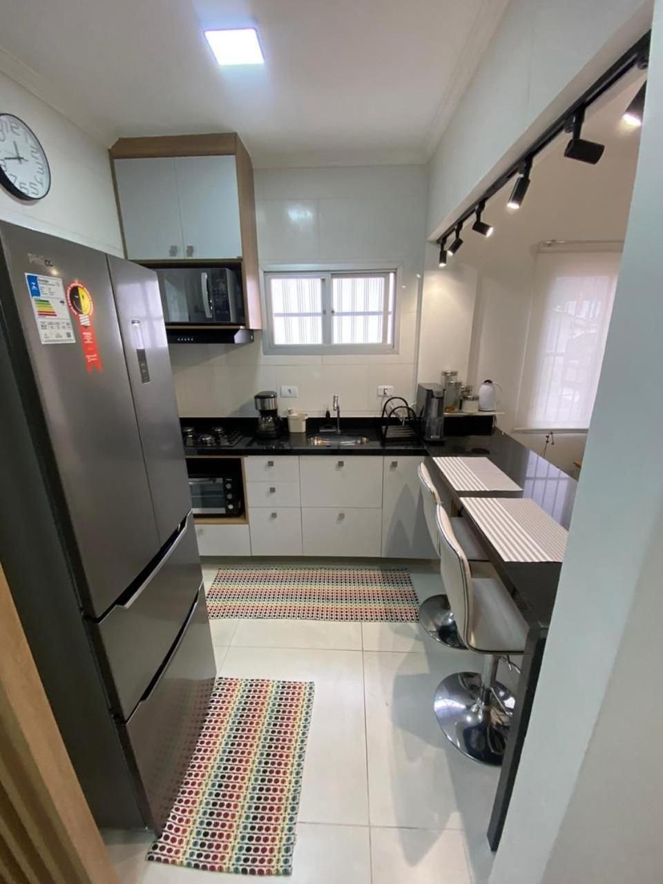 Canto Forte- Suite C/Varanda - Ate 5 Hospedes- Garagem - Wi Fi E 200 Metros Da Praia, 50 Metros Da Av Gastronomica Da Pg Praia Grande  Ngoại thất bức ảnh