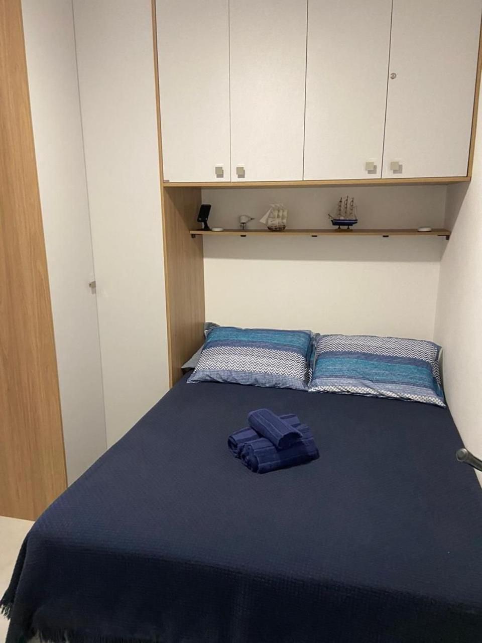Canto Forte- Suite C/Varanda - Ate 5 Hospedes- Garagem - Wi Fi E 200 Metros Da Praia, 50 Metros Da Av Gastronomica Da Pg Praia Grande  Ngoại thất bức ảnh