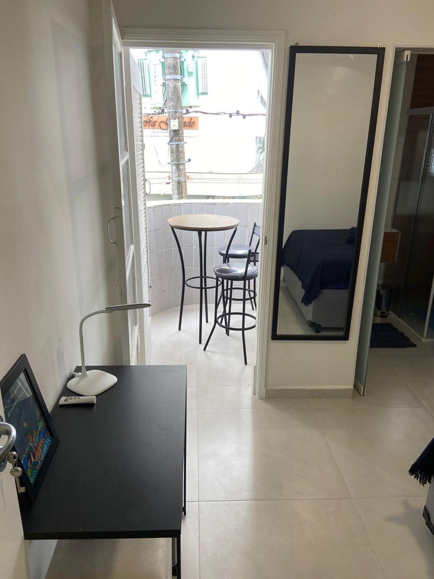 Canto Forte- Suite C/Varanda - Ate 5 Hospedes- Garagem - Wi Fi E 200 Metros Da Praia, 50 Metros Da Av Gastronomica Da Pg Praia Grande  Ngoại thất bức ảnh